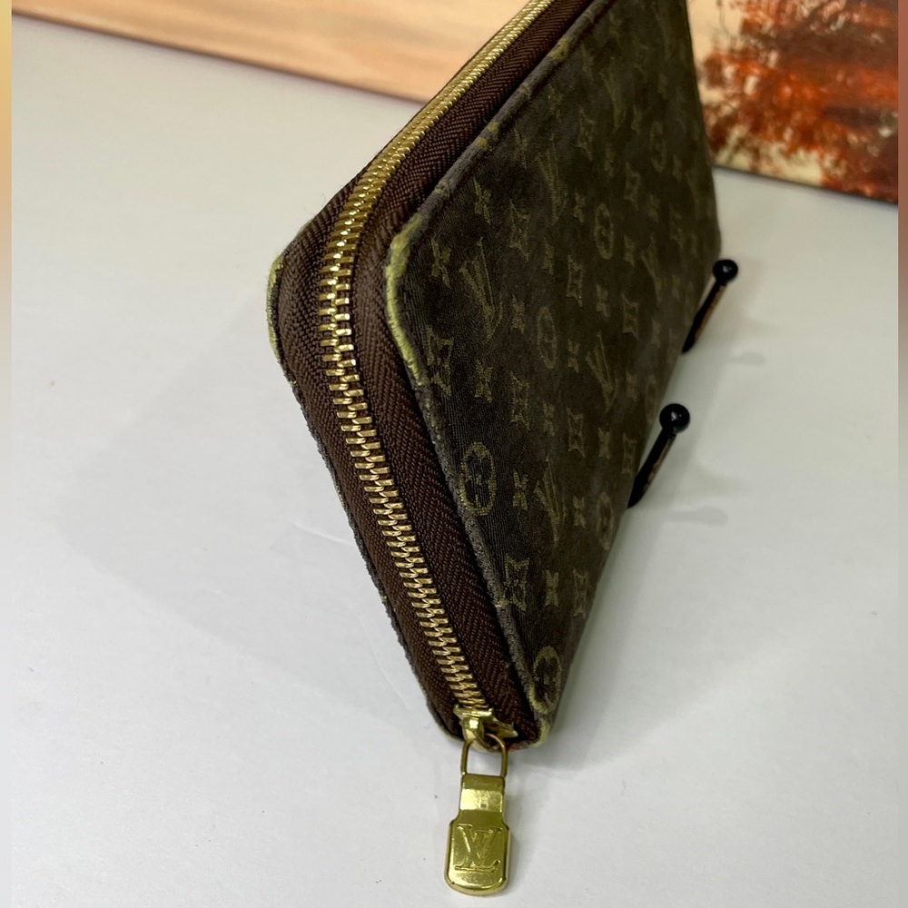 Authentic Louis Vuitton Denim Mini linn Long Zippy brown distressed monogram - Picture 5 of 8